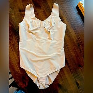 Honey love 2X shaping suit - worn once for a wedding